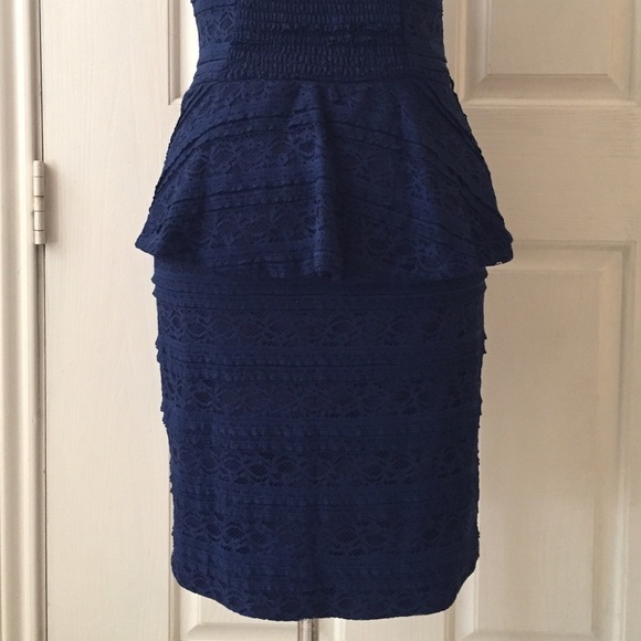 Love Reign Navy stretch lace peplum mini dress size XL - Picture 5 of 6